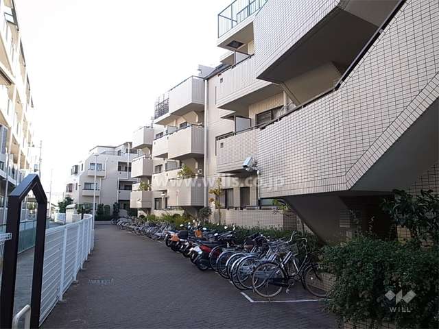 敷地北部分にある駐輪場