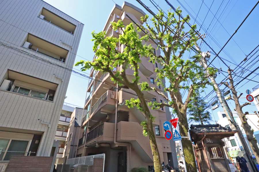 ジェイパーク祐天寺弐番館の外観(南東側から)