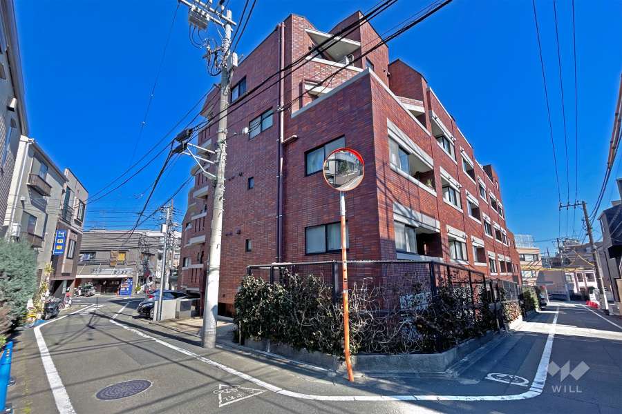 敷地北側前面道路と西側道路
