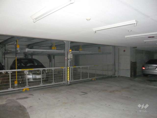 敷地内駐車場（屋内機械式）