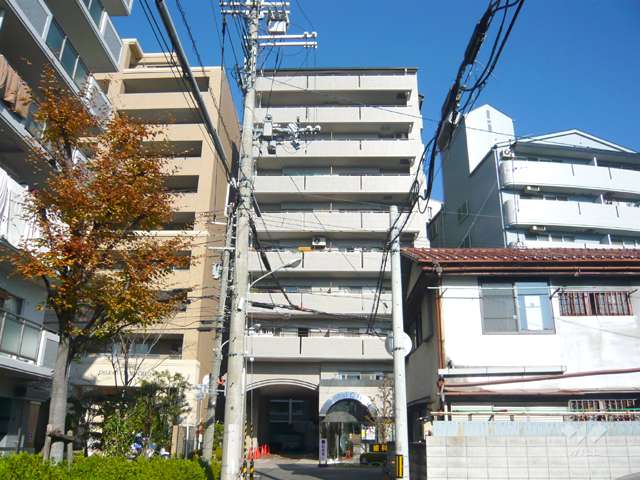 アザーレ伊丹ファミールの外観（南側から）