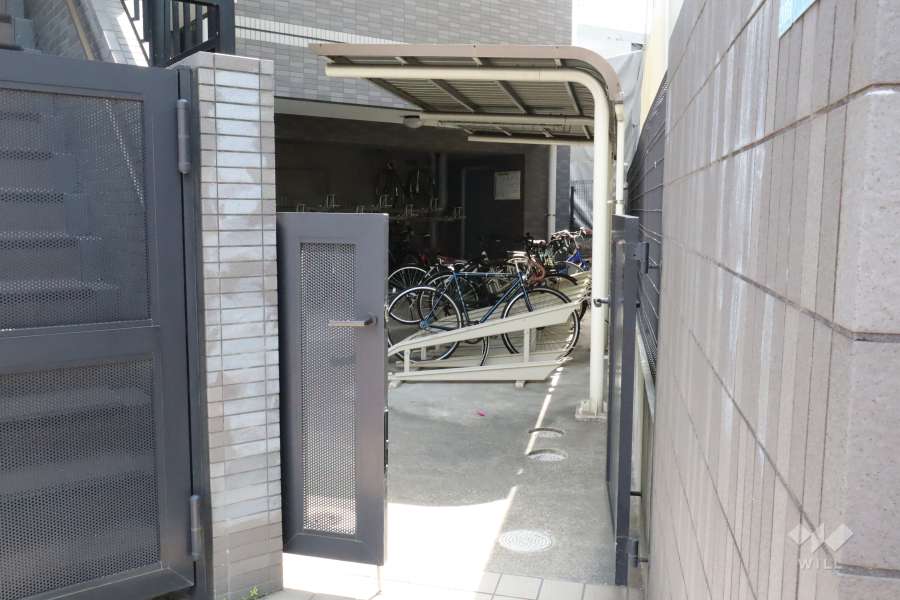 駐輪場（屋根付き）