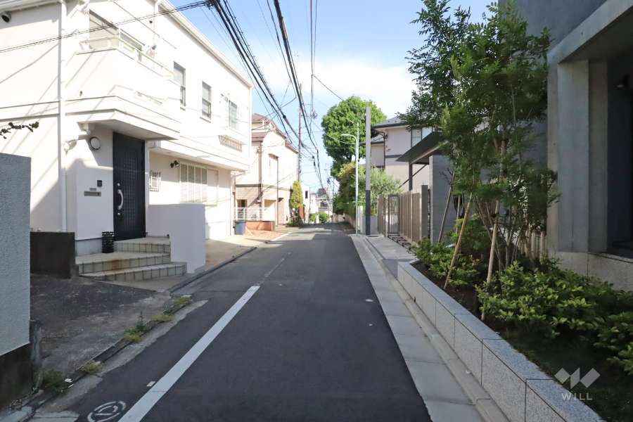 敷地南西側の前面道路