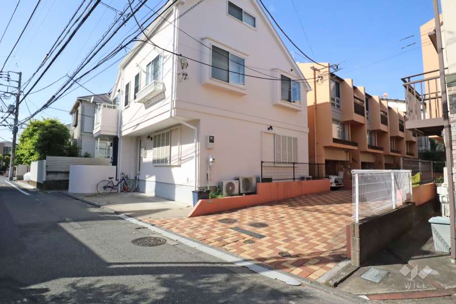 敷地北西側の前面道路