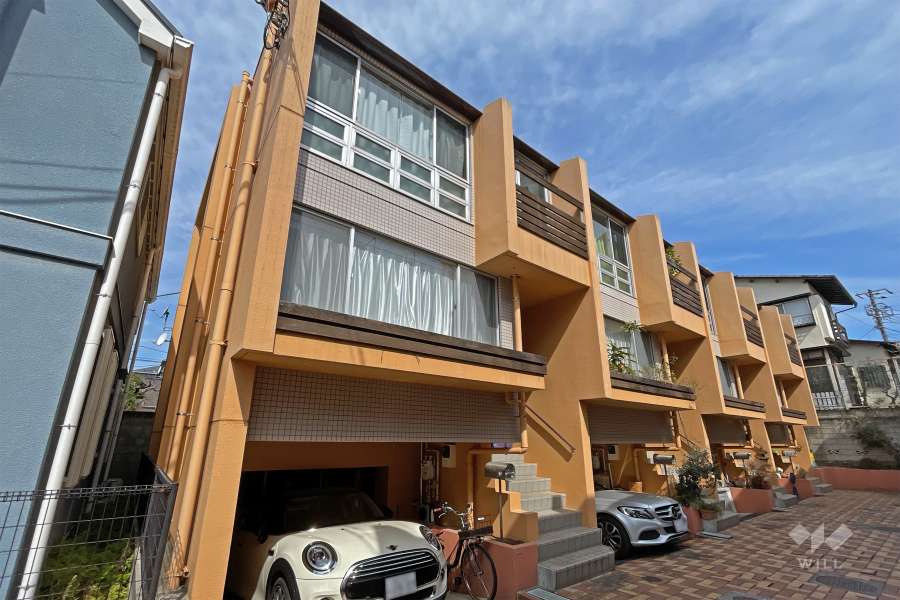 ＡＣＴＴＡＳ−Ｔ、B棟のの外観（南側から）