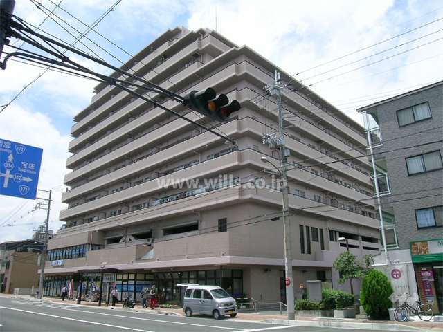 レジデンス昆陽の外観（南西側から）