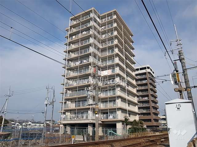 エスト伊丹の外観（南東側から）