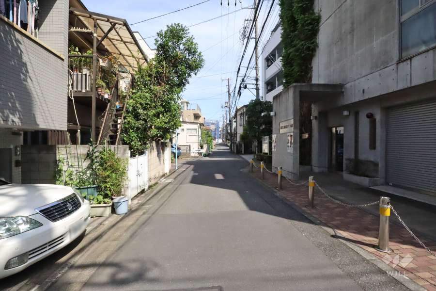 敷地北東側の前面道路