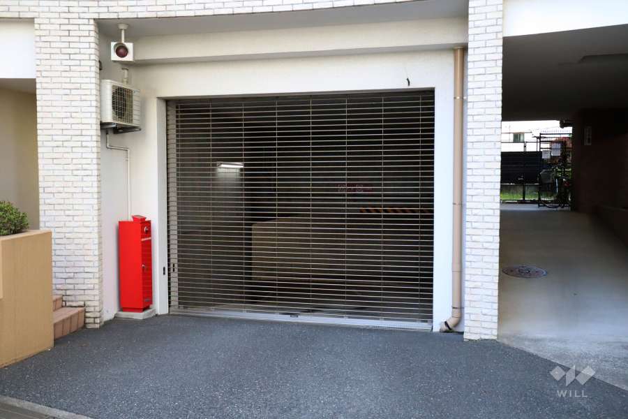駐車場の出入り口（リングシャッター式）