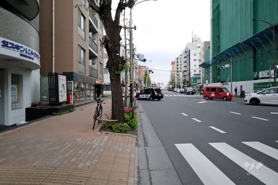 敷地南東側の前面道路