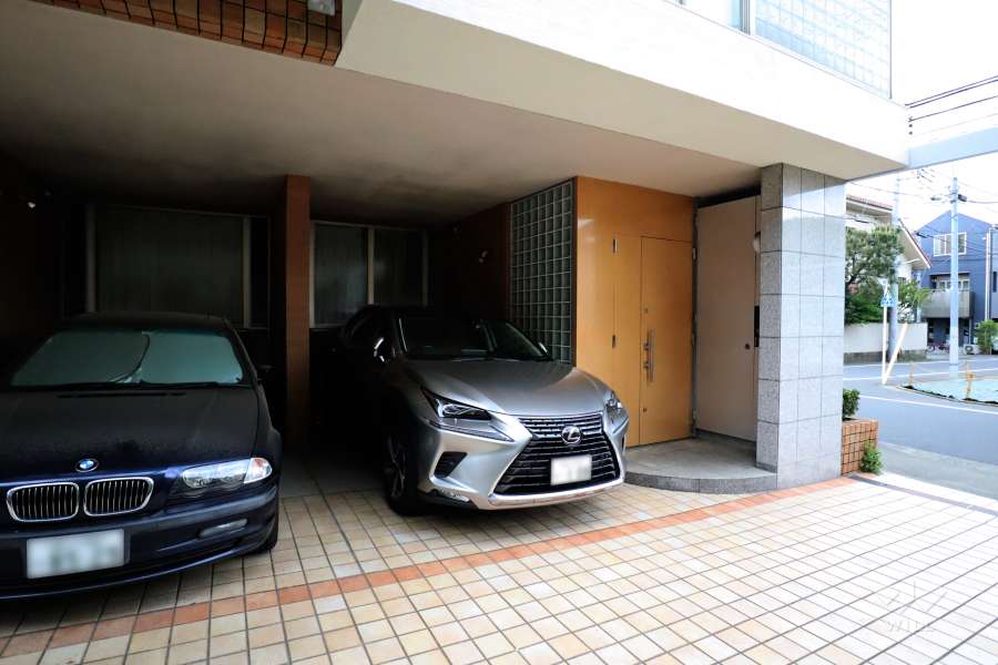 敷地内駐車場（屋内平面式）