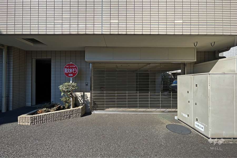 駐車場出入り口