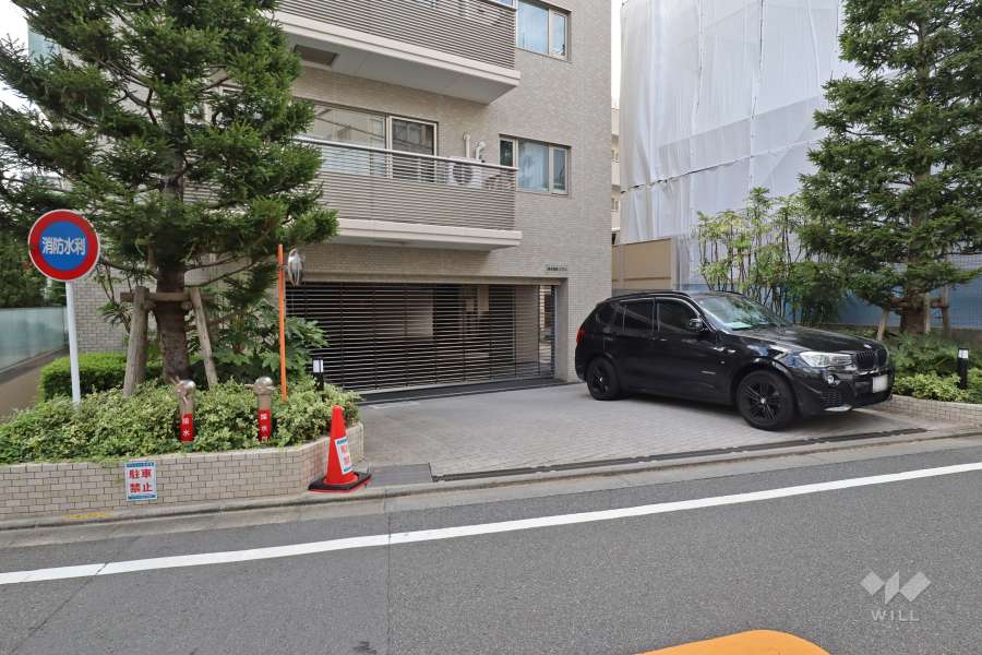 駐車場出入口（リングシャッター付き）