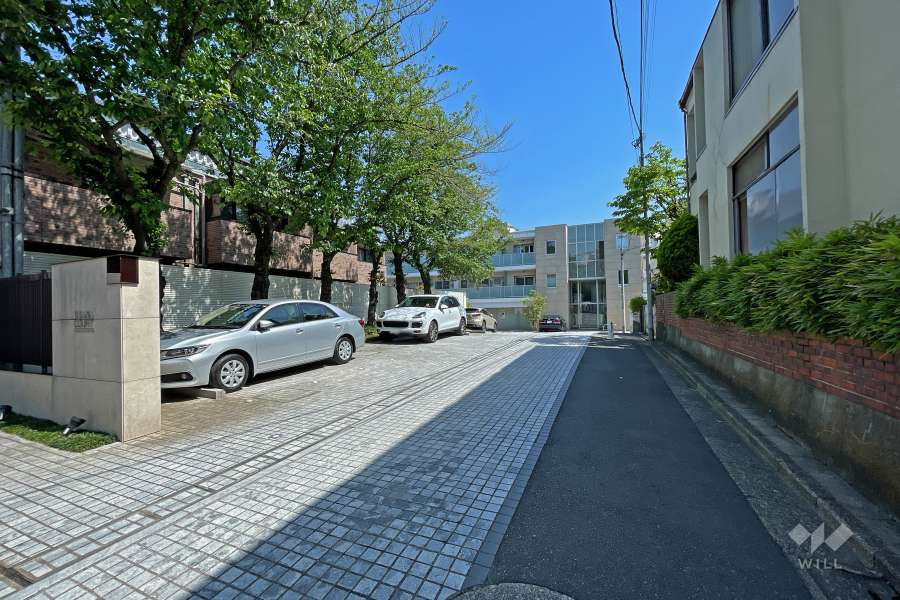 敷地の入り口