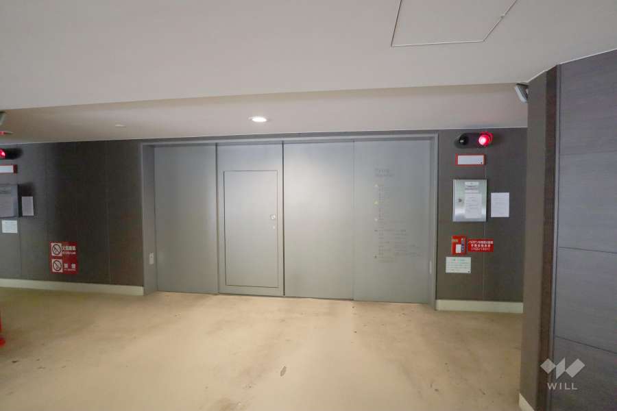 敷地内駐車場（屋内機械式）