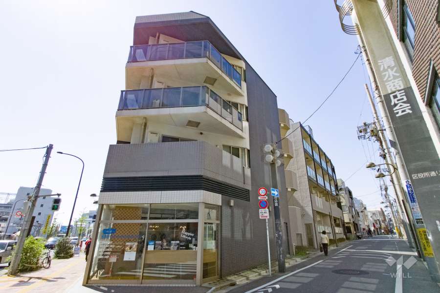 フェニシア学芸大学の外観（北東側から）