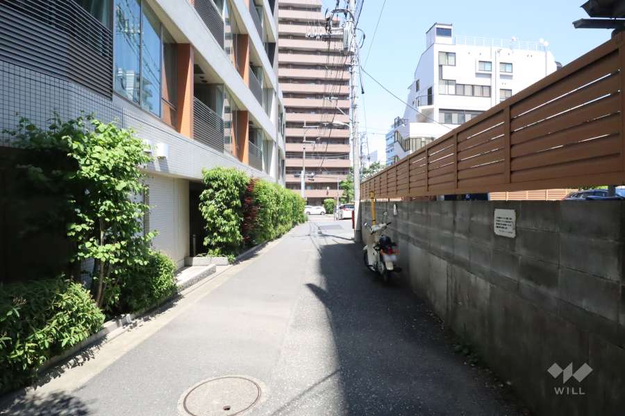 敷地南東側の前面道路