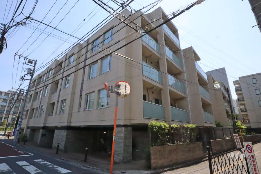 ピアース中目黒ローレルアイの外観(北側から)