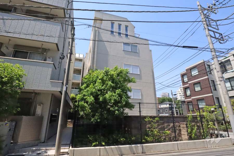 ピアース中目黒ローレルアイの外観(南東側から)