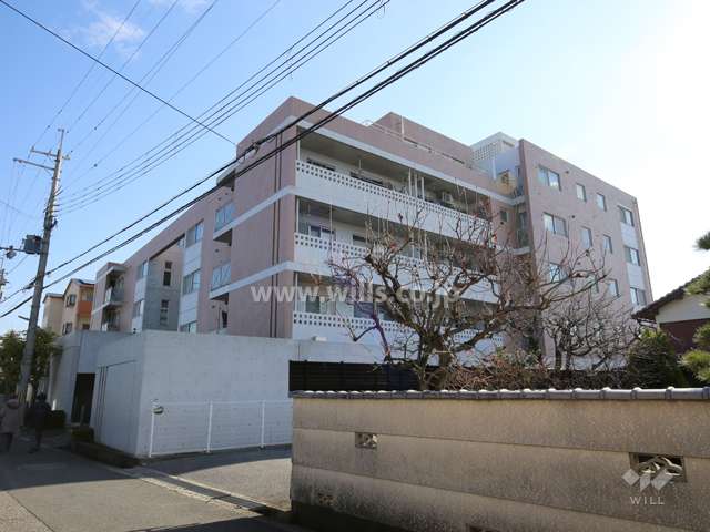 パレ伊丹北の外観（北西側から）