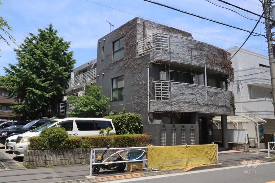 グランドエクセル祐天寺の外観(南西側から)