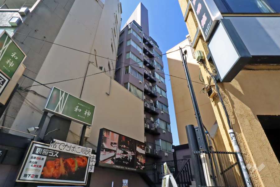 中銀目黒タワービルの外観(南東側から)