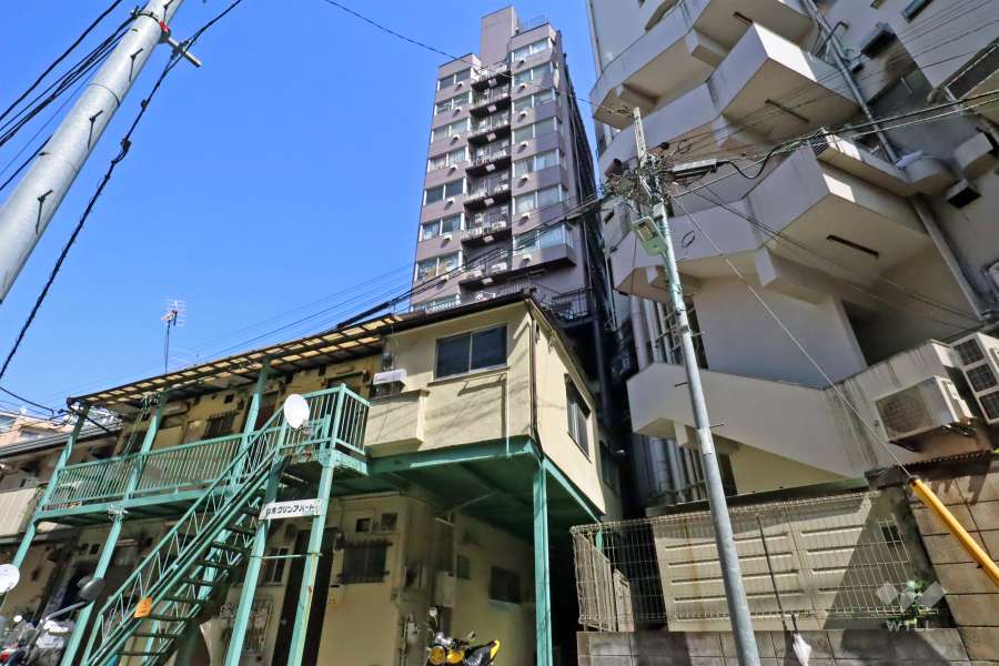 中銀目黒タワービルの外観(北西側から)