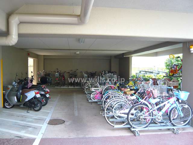 駐輪場とバイク置場