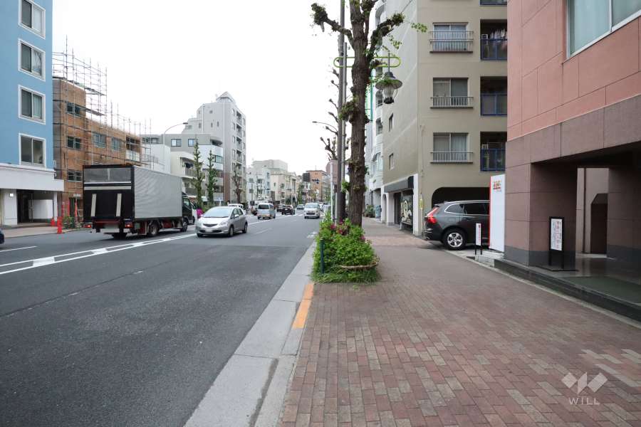 敷地北西側の前面道路