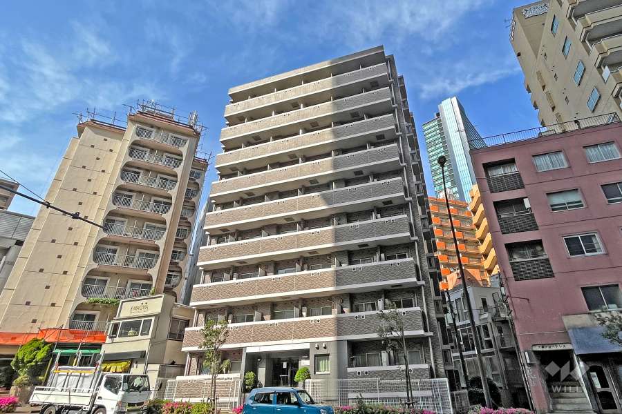 ロイヤルアメニティー池尻大橋の外観(南側から)