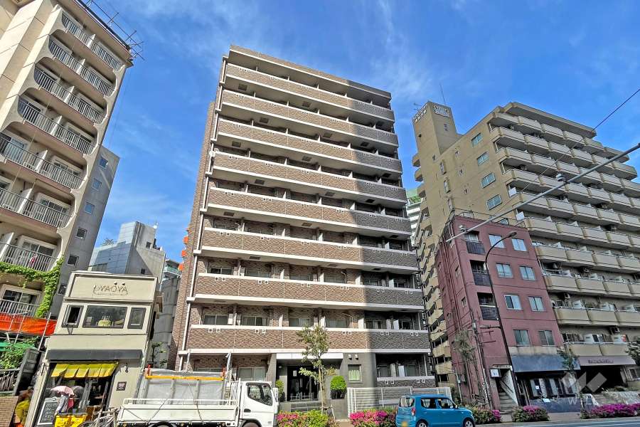 ロイヤルアメニティー池尻大橋の外観(西側から)