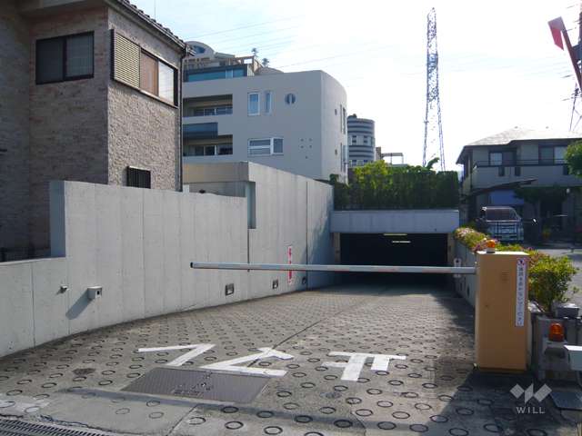 駐車場出入り口（ゲート付き）