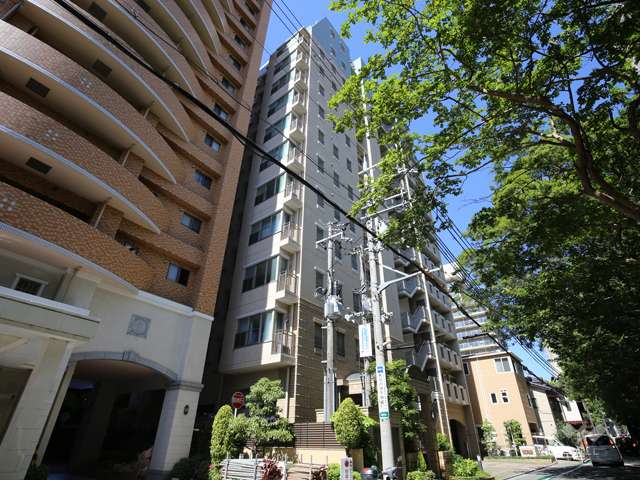 宝塚ガーデンハウス・花のみちの外観（北東側から）