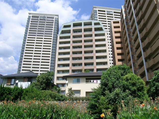 宝塚ガーデンハウス・花のみちの外観（南側から）