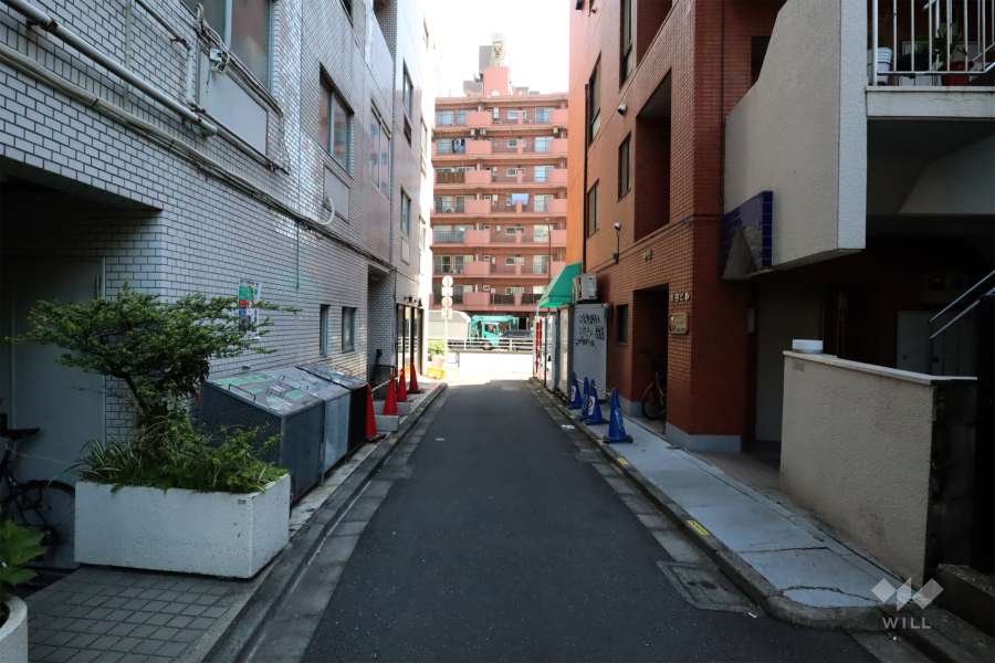 敷地南東側の前面道路