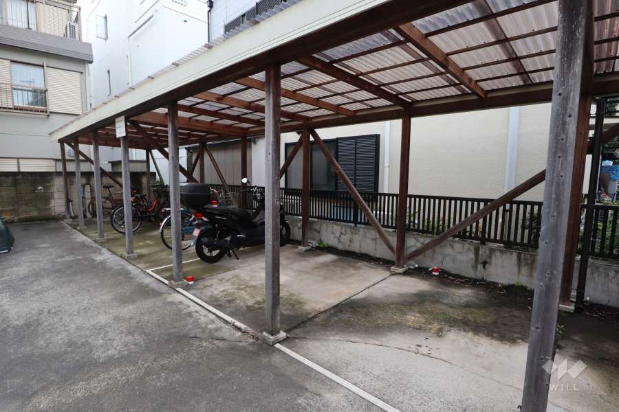 バイク置場、駐輪場