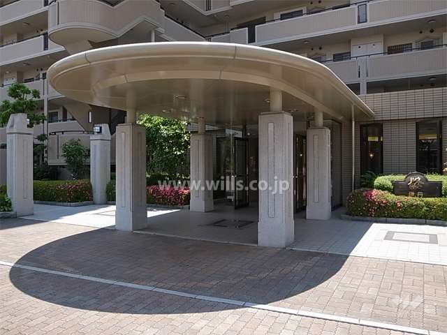 北側のエントランス