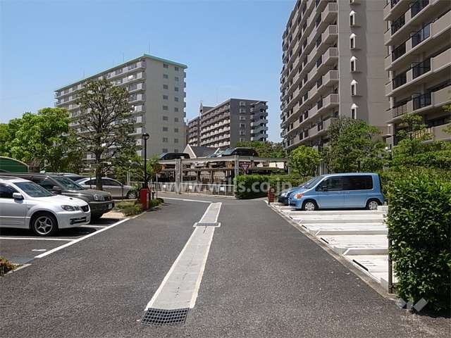 敷地内駐車場（平面式と機械式とがあります。）