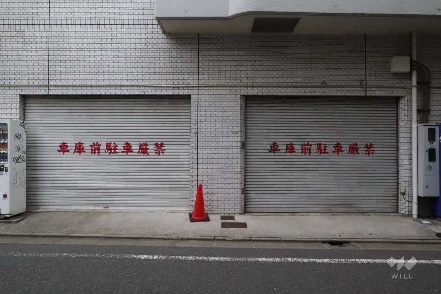 駐車場の出入り口