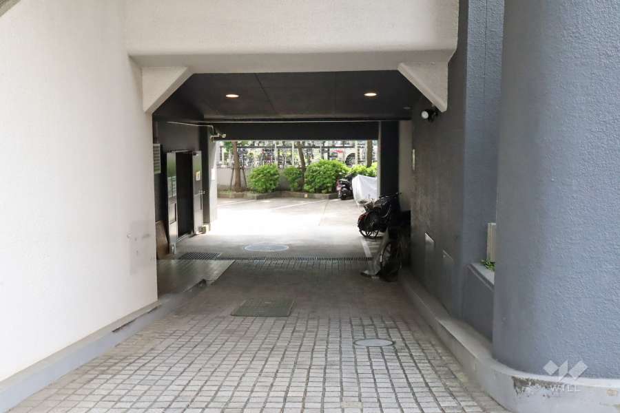 駐輪場とバイク置場