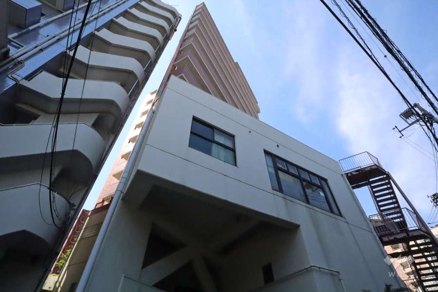 ライオンズマンション花壇代官山の外観（南東側から）