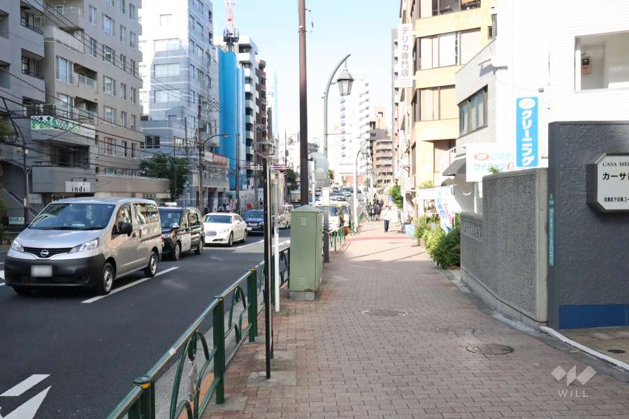 敷地北西側の前面道路