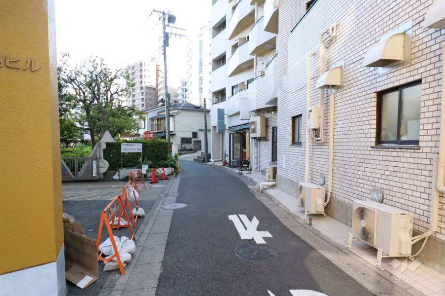 敷地南東側の前面道路