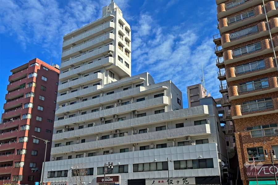 セブンスターマンション第二青葉台の外観（南側から）