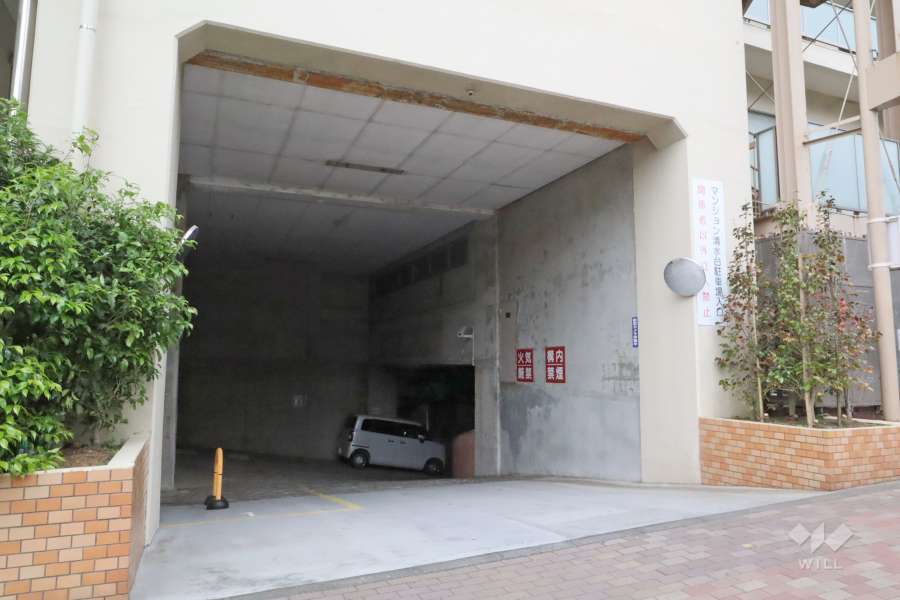 駐車場の出入り口