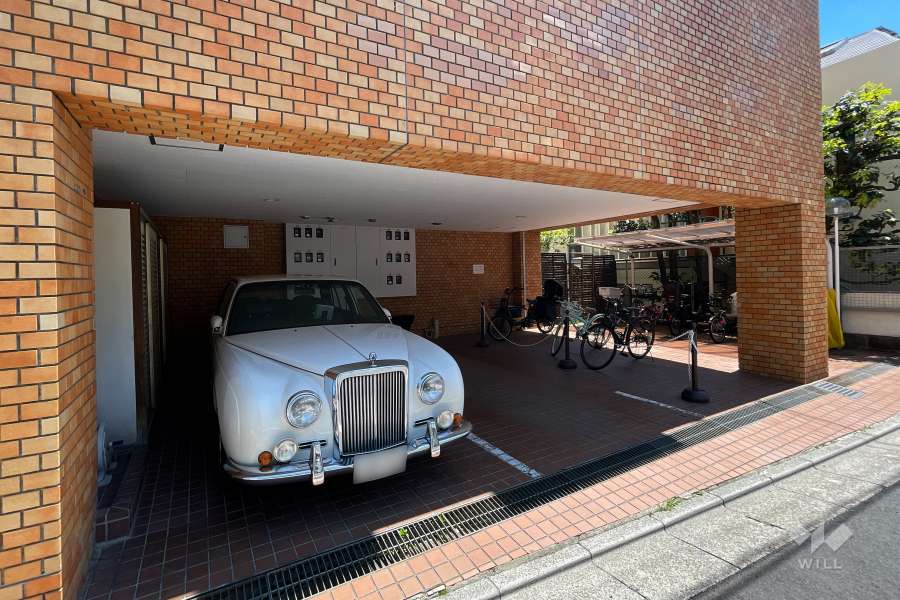 敷地内駐車場（屋内平面式）