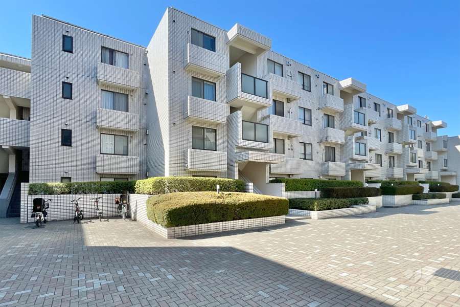 上目黒小川坂ハイツの外観（南東側から）