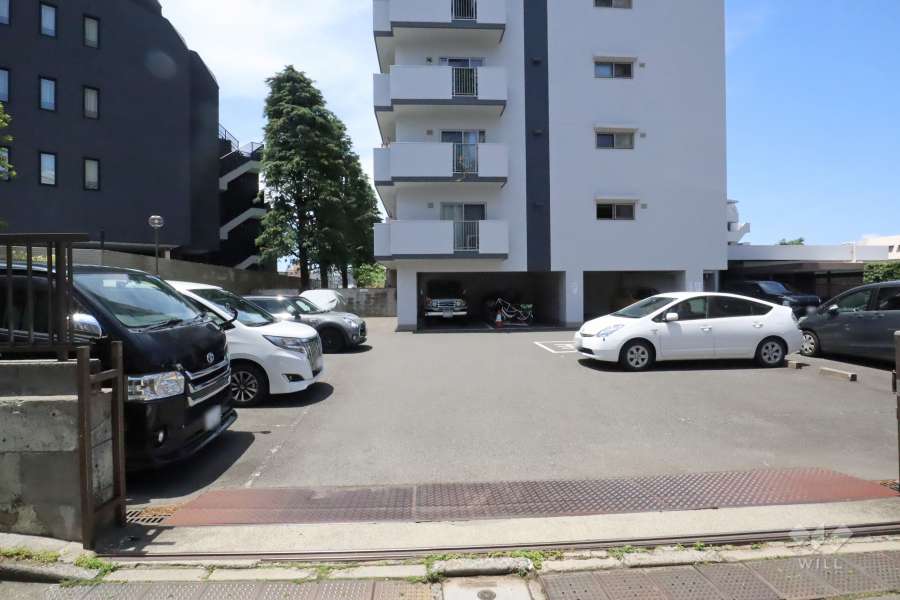 駐車場の出入り口　