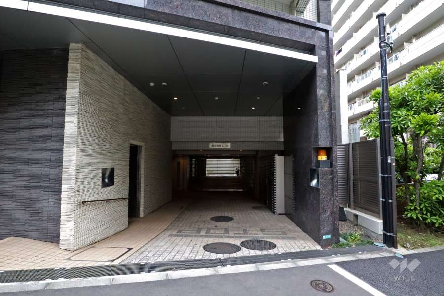 駐車場の出入り口（リングシャッター式）