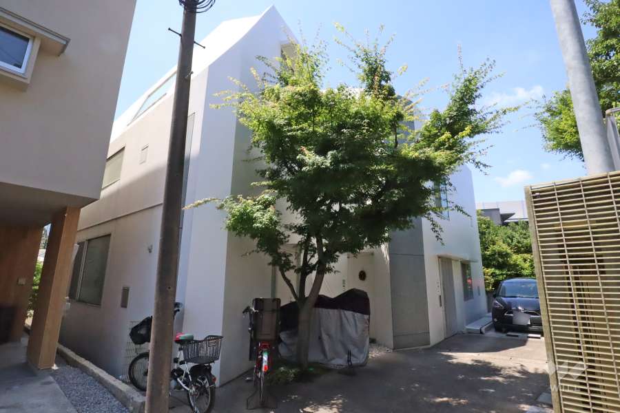 グレインズ下目黒の外観（北東側から）